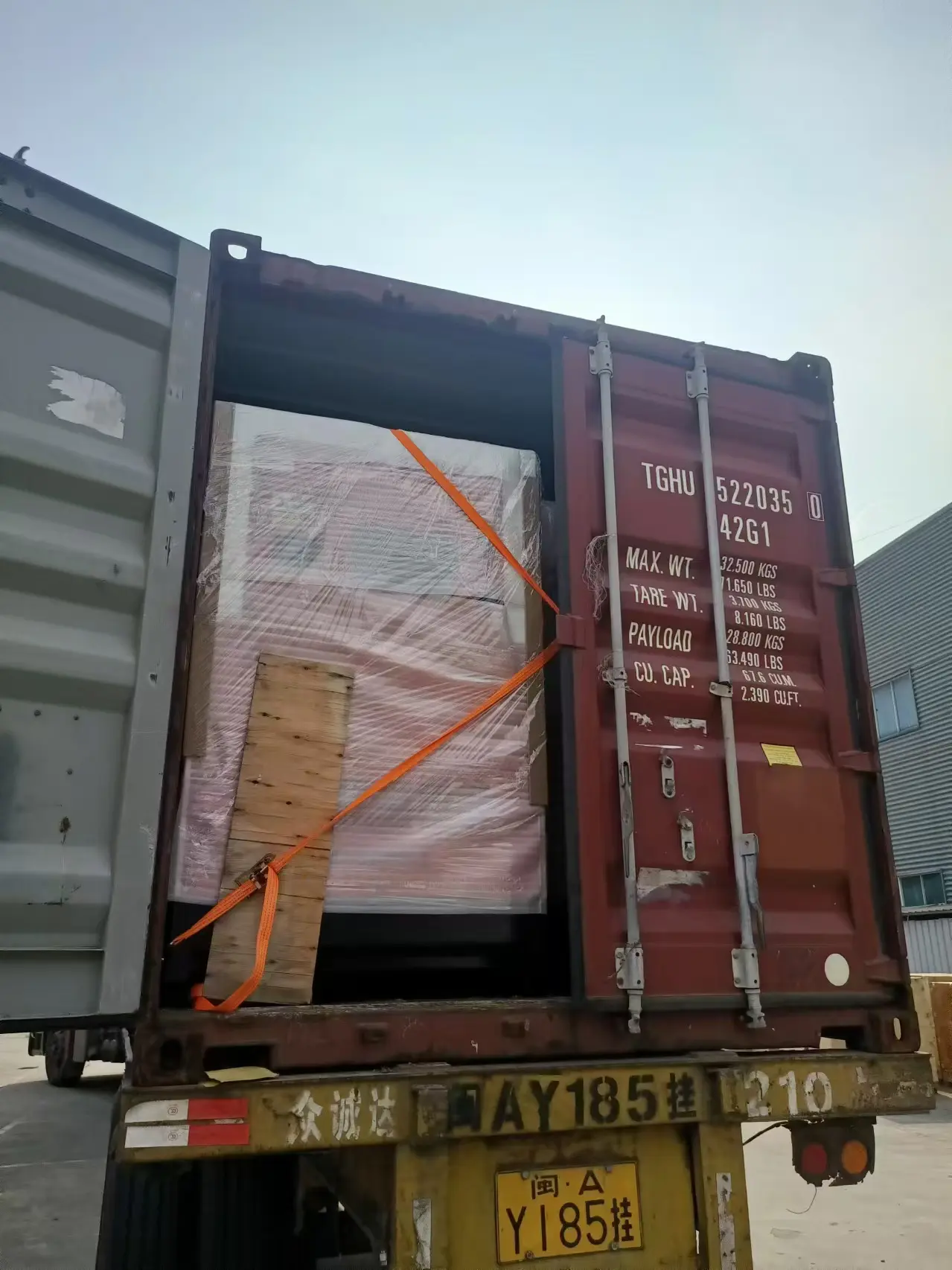 DIESEL GENERATOR CONTAINER LOADING (2)